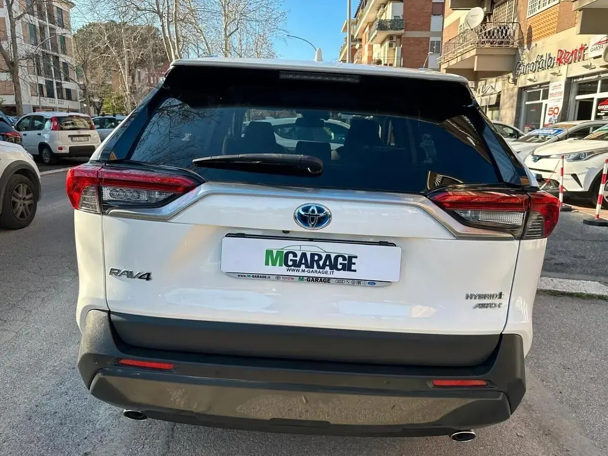 Usata Toyota RAV4 Hybrid 178 CV (130 kW) 2021 Bianco SUV