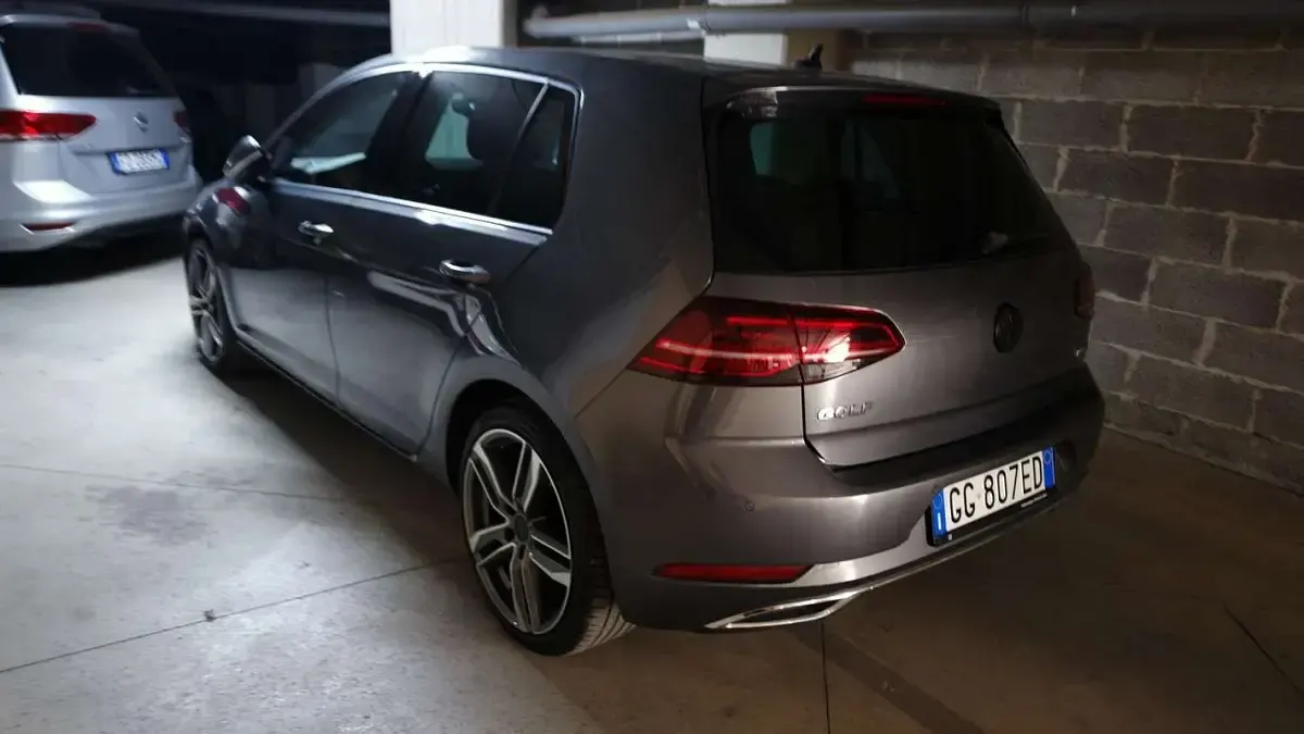Usata VW Golf VIII Executive 131 CV (96 kW) 2020 Grigio Berlina