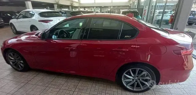 Usata Alfa Romeo Giulia Sprint 190 CV (139 kW) 2022 Rosso Berlina