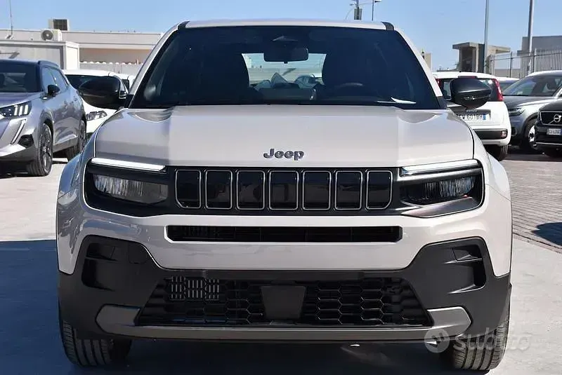 Nuova Jeep Avenger Longitude 110 CV (80 kW) 2026 Grigio SUV