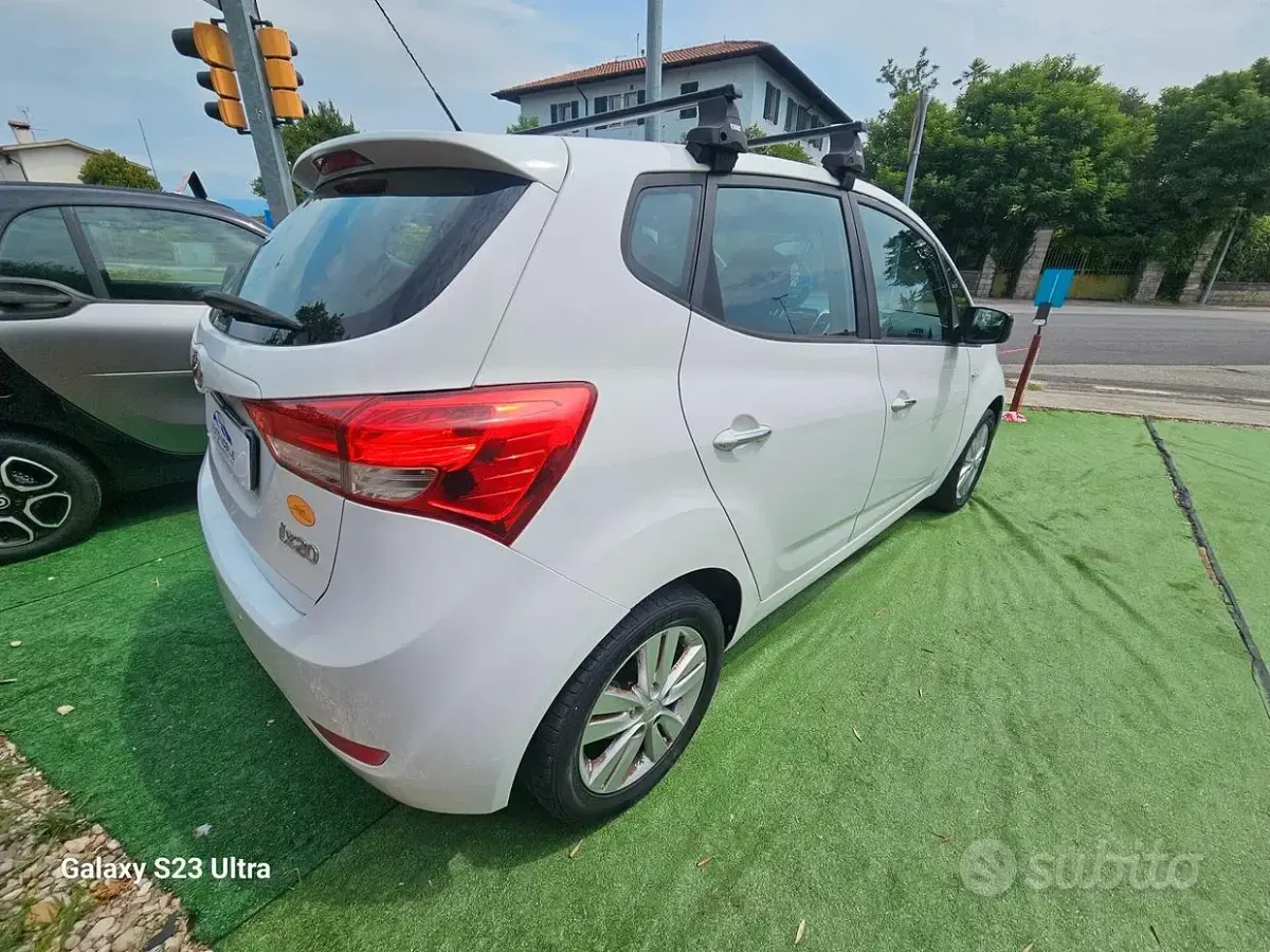 Usata Hyundai ix20 Comfort 90 CV (66 kW) 2011 Bianco Utilitaria