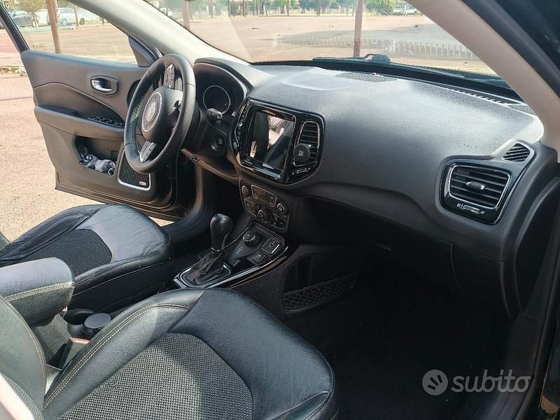 Usata Jeep Compass Opening Edition 140 CV (102 kW) 2017 Nero SUV