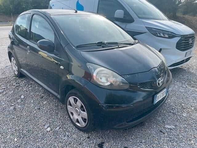 Nero Usata 2007 Toyota Aygo Due volumi | 500 € (Super prezzo) - Immagine 1/4