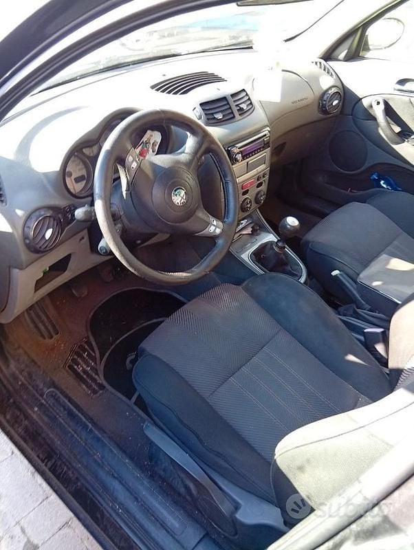 Occasion Alfa Romeo 147 101 PK (74 kW) 2007 Zwart Hatchback