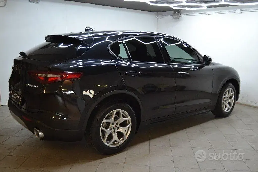 Usata Alfa Romeo Stelvio Business 190 CV (139 kW) 2021 Nero SUV