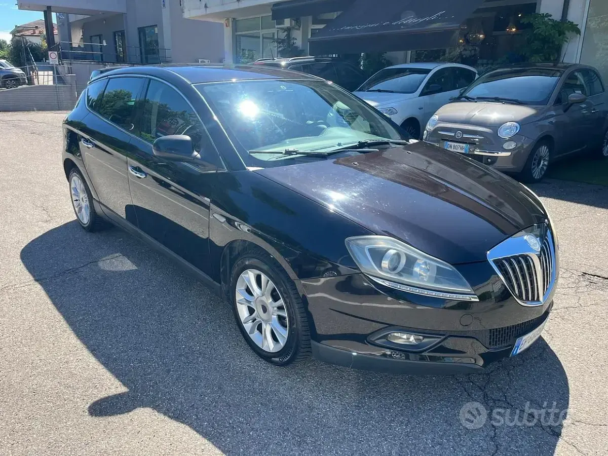 Usata Lancia Delta 120 CV (88 kW) 2011 Nero Utilitaria