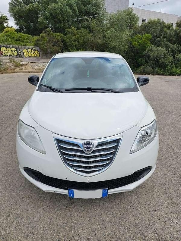 Usata Lancia Ypsilon Gold 69 CV (50 kW) 2013 Other Utilitaria