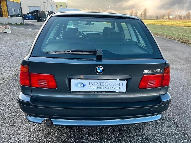 Usata BMW 528 Shadowline 193 CV (141 kW) 2000 Grigio Station wagon
