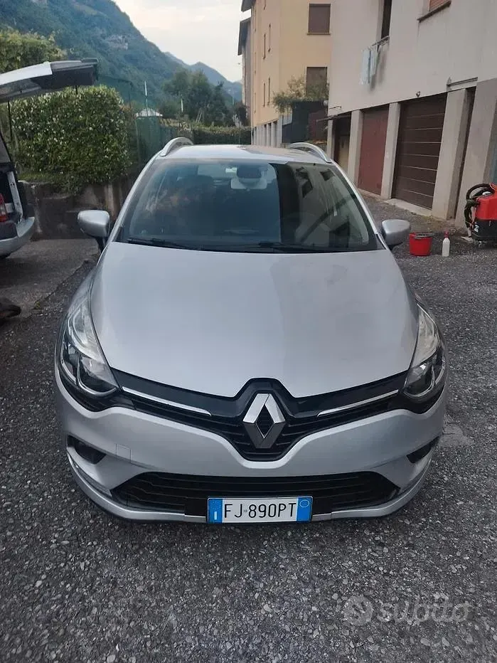 Usata Renault Clio Zen 90 CV (66 kW) 2017 Grigio Station wagon