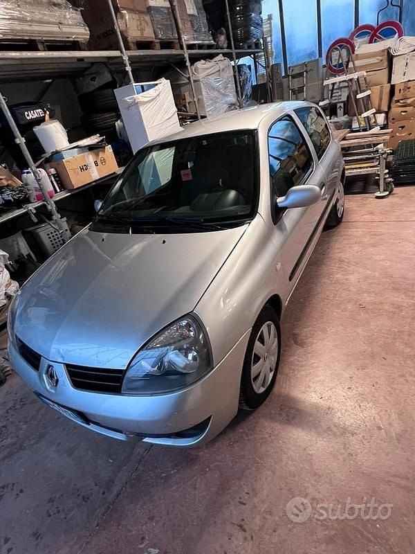 Usata Renault Clio II 2008 Grigio Berlina
