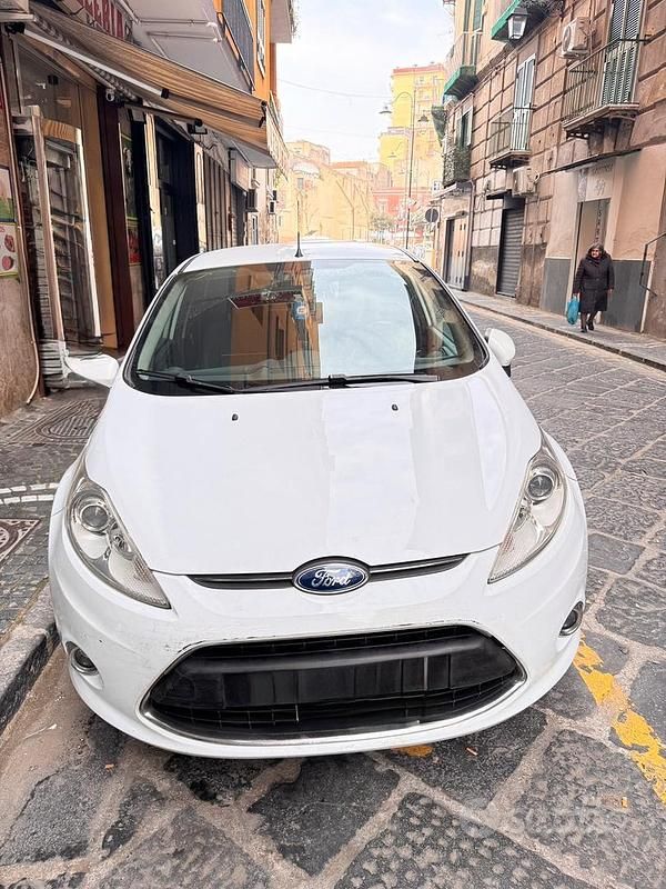 Usata Ford Fiesta Titanium 2012 Bianco Utilitaria
