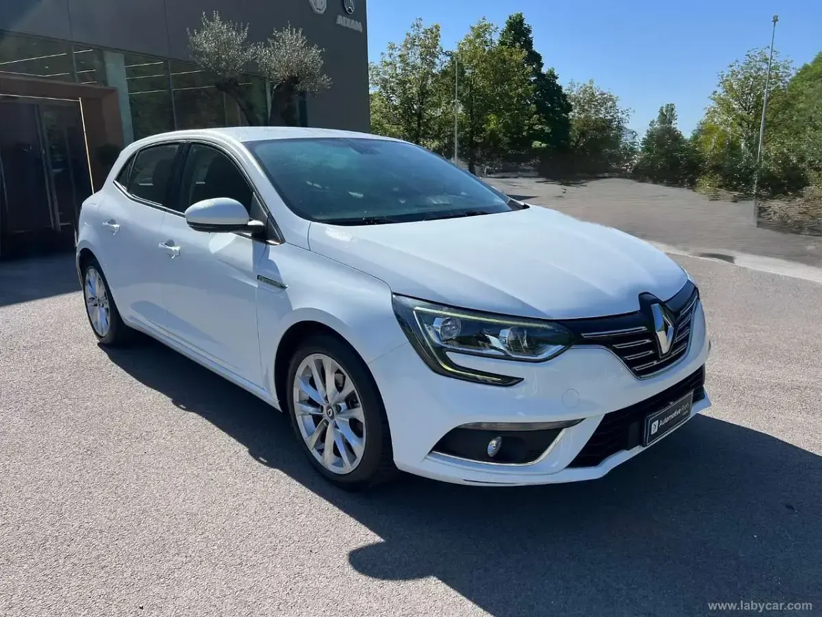 Usata Renault Mégane 116 CV (85 kW) 2019 Bianco Berlina