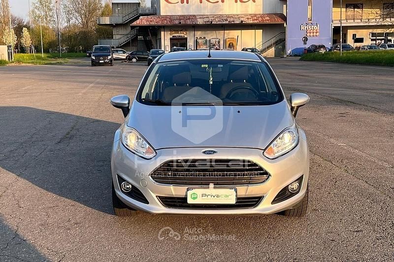 Usata Ford Fiesta Titanium 60 CV (44 kW) 2014 Gray Utilitaria