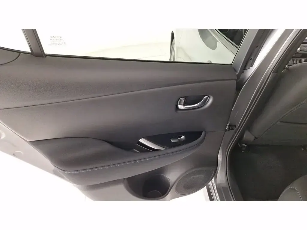Usata Nissan Leaf N-Connecta 110 kW (150 CV) 2022 Dark metal grey Utilitaria