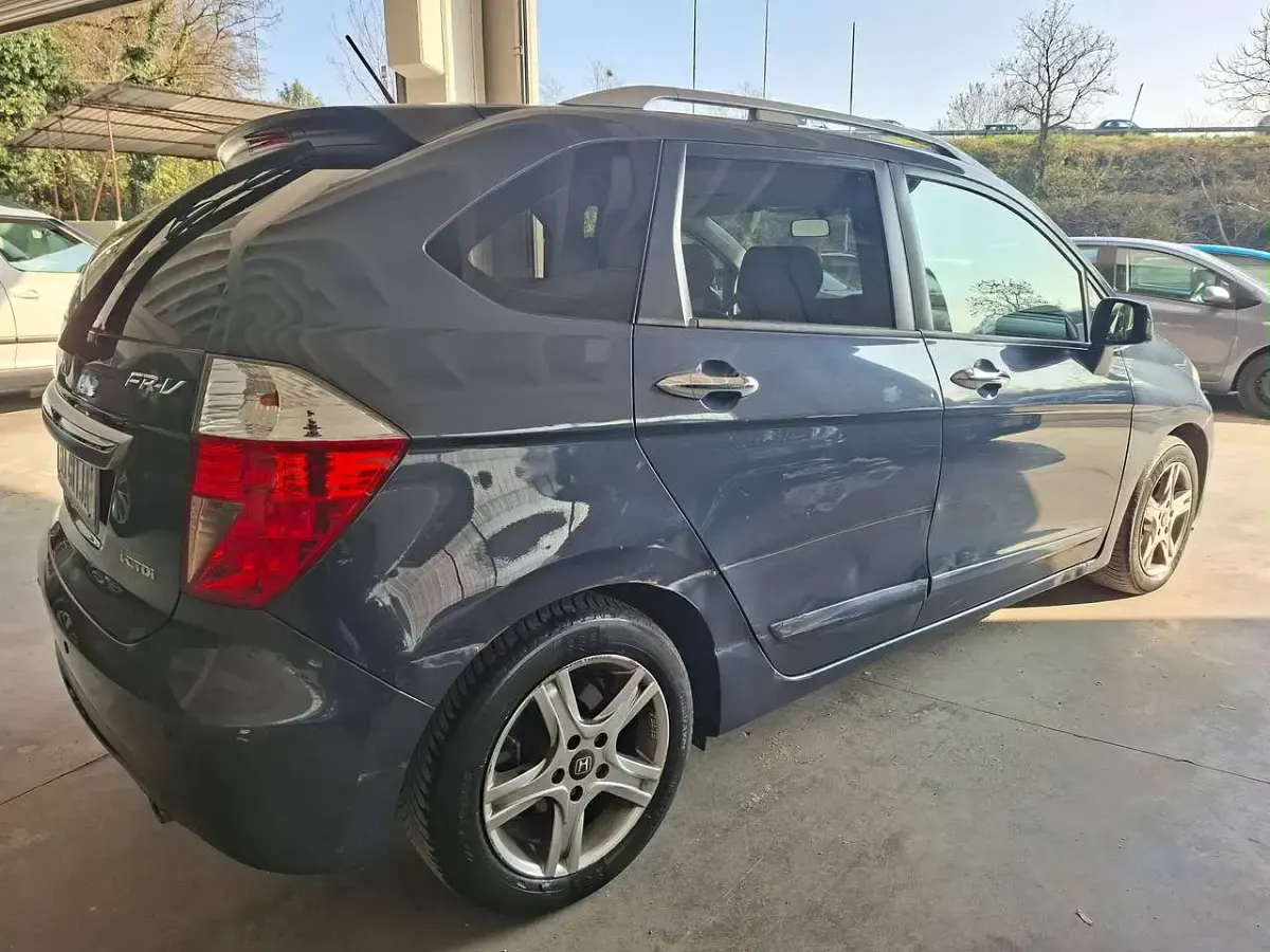 Usata Honda FR-V 140 CV (102 kW) 2007 Grigio Monovolume