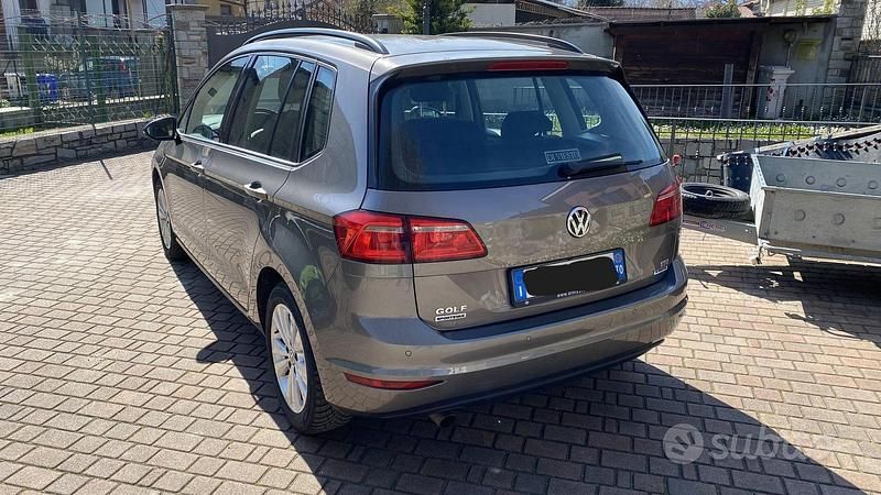 Usata VW Golf Sportsvan Comfortline 110 CV (80 kW) 2015 Grigio Monovolume
