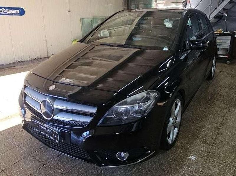 Nero Usata 2013 Mercedes B180 Premium Monovolume | 7600 € (Buon prezzo) - Immagine 1/4