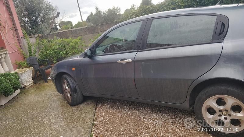 Occasion Alfa Romeo 147 2001 Gris Citadine
