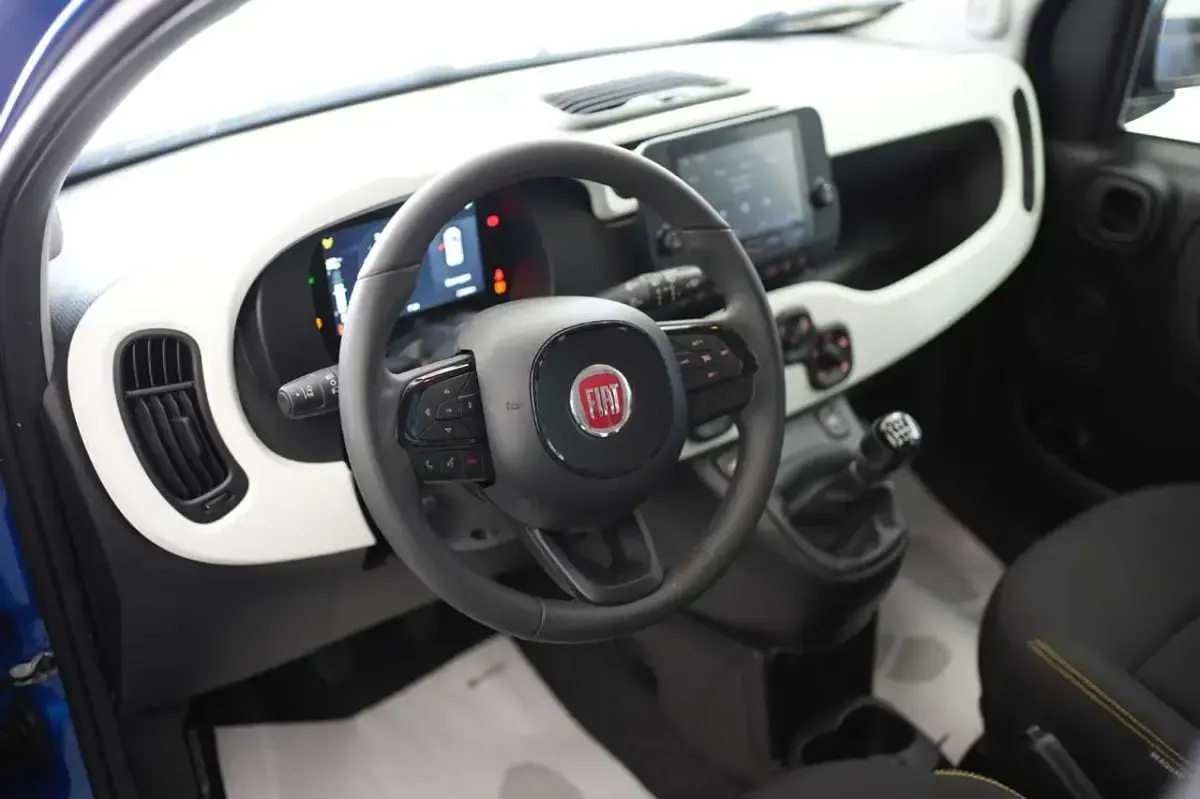 Usata Fiat Panda Cross Cross 69 CV (50 kW) 2025 Blu italia Utilitaria