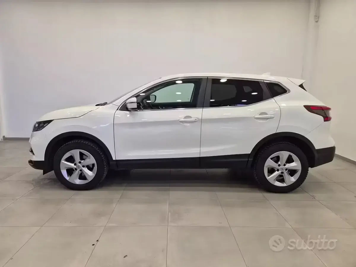 Usata Nissan Qashqai N-Connecta 116 CV (85 kW) 2018 Bianco SUV