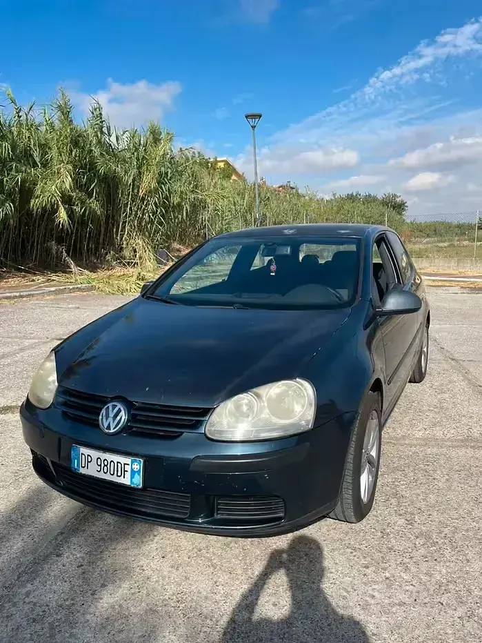 Usata VW Golf IV 105 CV (77 kW) 2005 Berlina