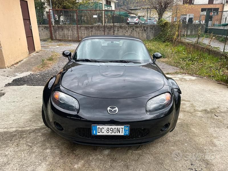 Usata Mazda MX5 126 CV (92 kW) 2006 Nero Cabrio