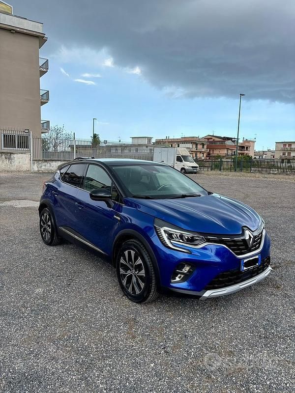 Blu Usata 2023 Renault Captur SUV | 17.200 € (Buon prezzo) - Immagine 1/4