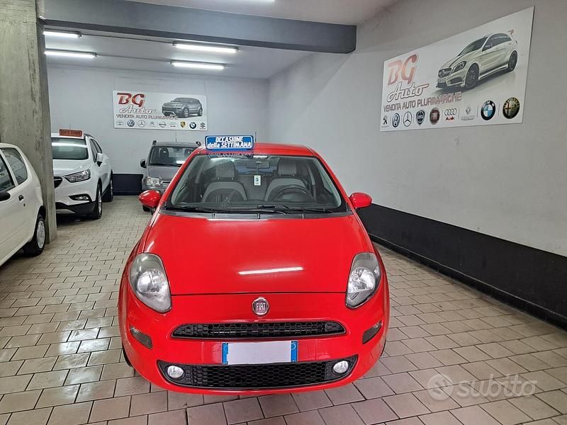 Usata Fiat Punto Evo 69 CV (50 kW) 2012 Rosso Utilitaria