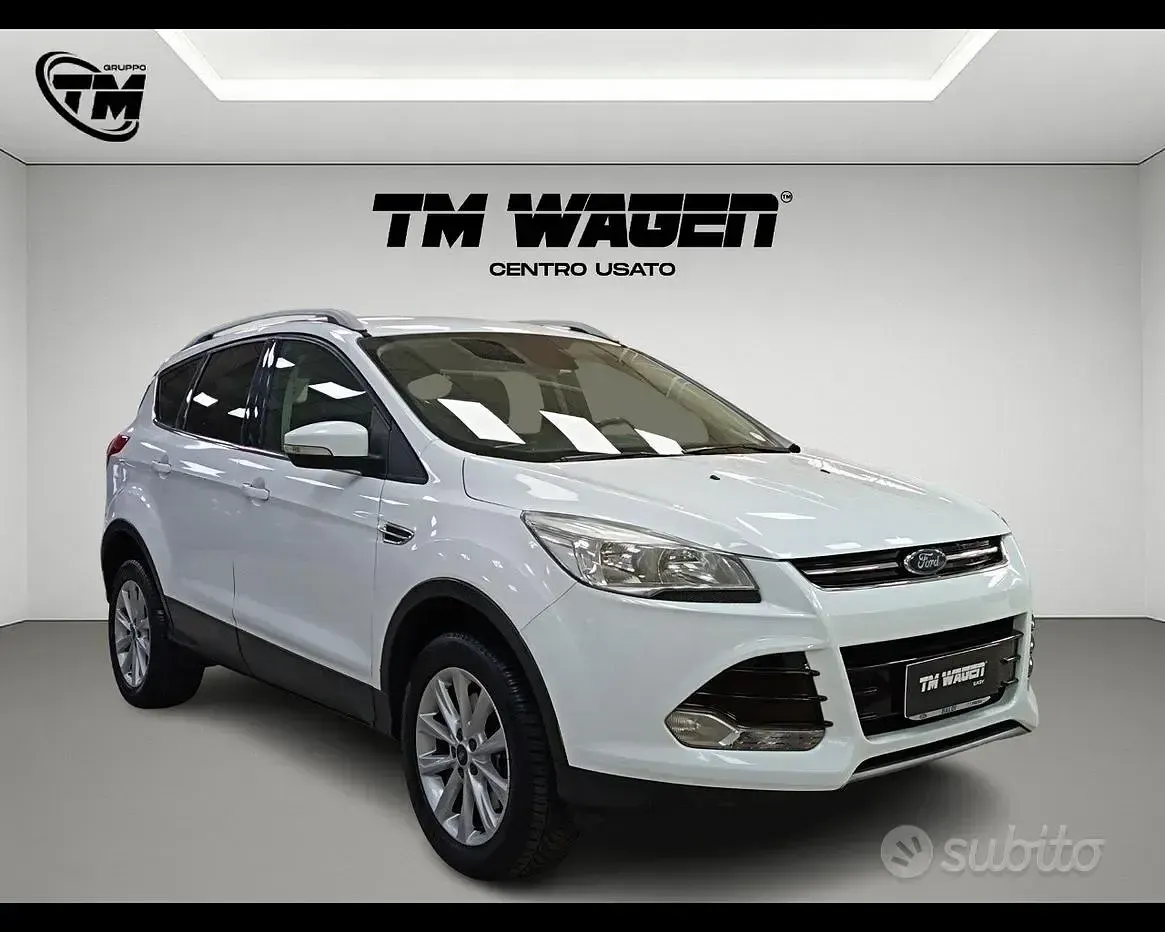 Usado Ford Kuga S 150 CV (110 kW) 2017 Blanco SUV