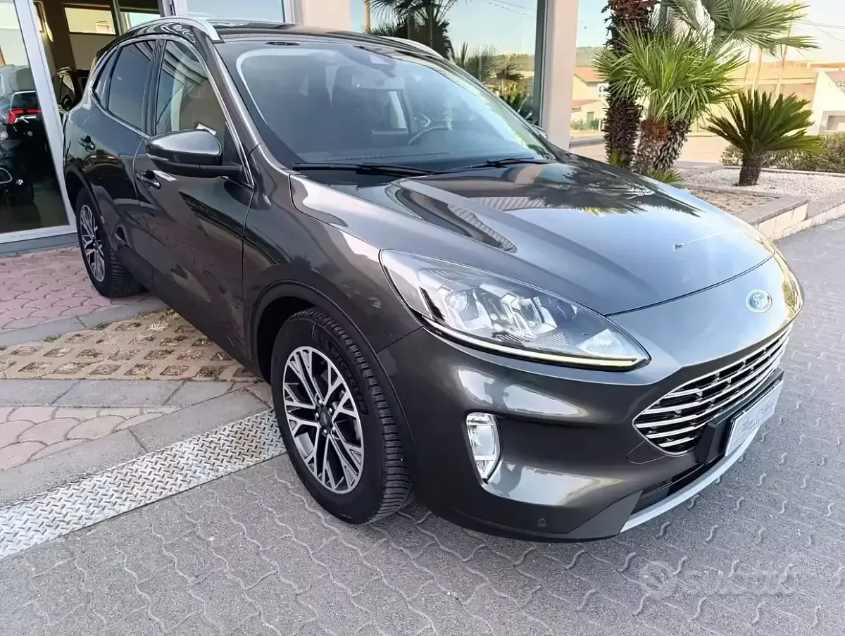 Usata Ford Kuga Titanium 120 CV (88 kW) 2021 Grigio SUV