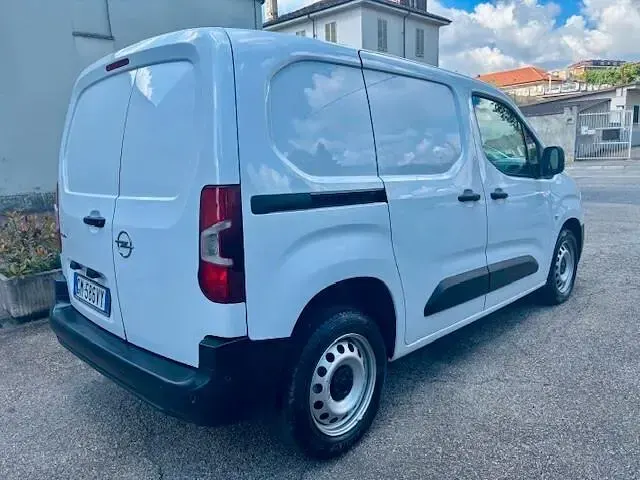 Usata Opel Combo Edition 101 CV (74 kW) 2023 Bianco