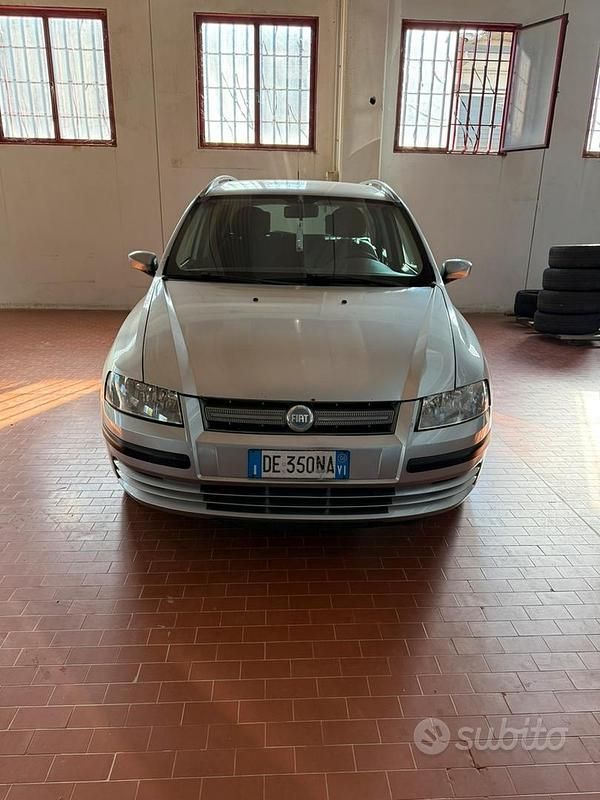 Grigio Usata 2006 Fiat Stilo Dynamic Station wagon | 2000 € (Molto cara) - Immagine 1/4