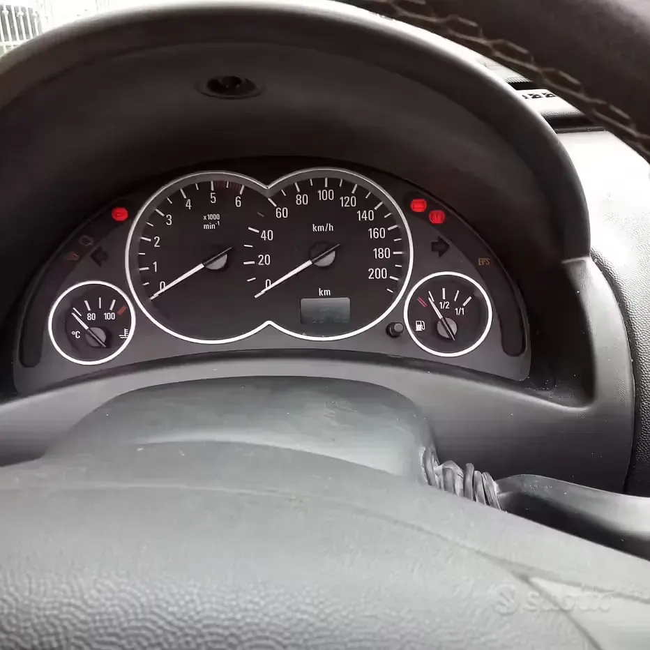 Usata Opel Tigra 69 CV (50 kW) 2006 Grigio Cabrio