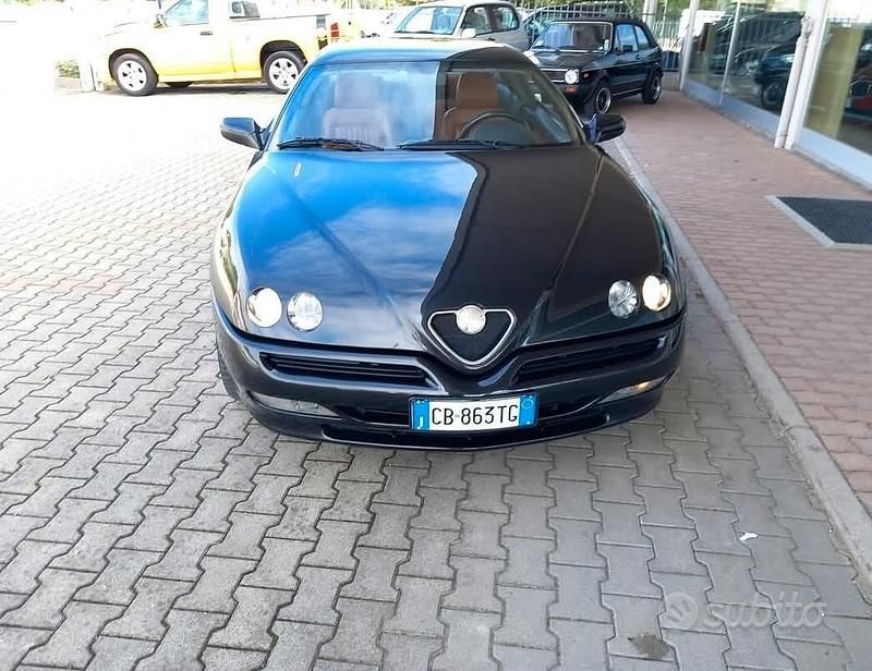 Usata Alfa Romeo GTV 150 CV (110 kW) 2002 Nero Coupé