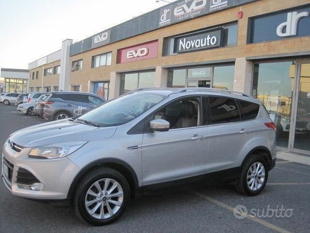 Usata Ford Kuga Titanium 120 CV (88 kW) 2016 Argento SUV