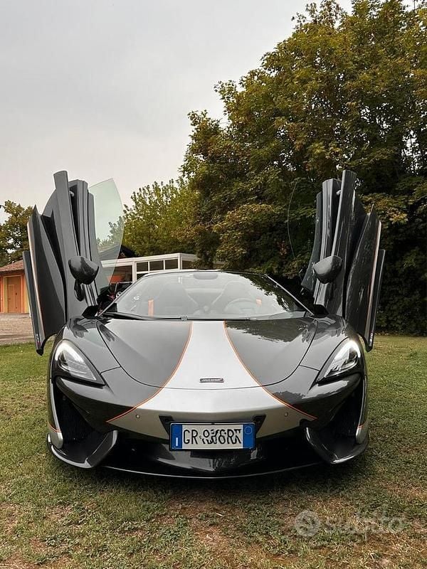 Usata McLaren 570S 570 CV (419 kW) 2019 Cabrio