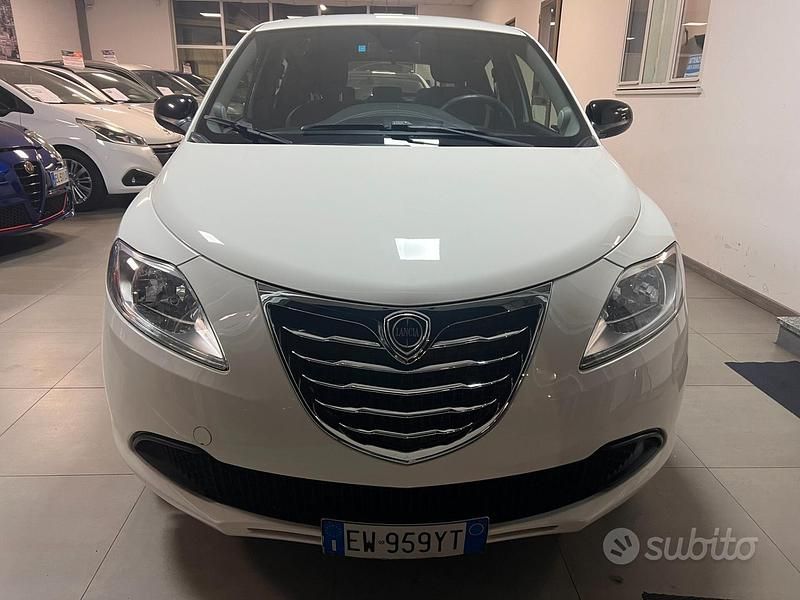 Usata Lancia Ypsilon Gold 69 CV (50 kW) 2014 Bianco Utilitaria