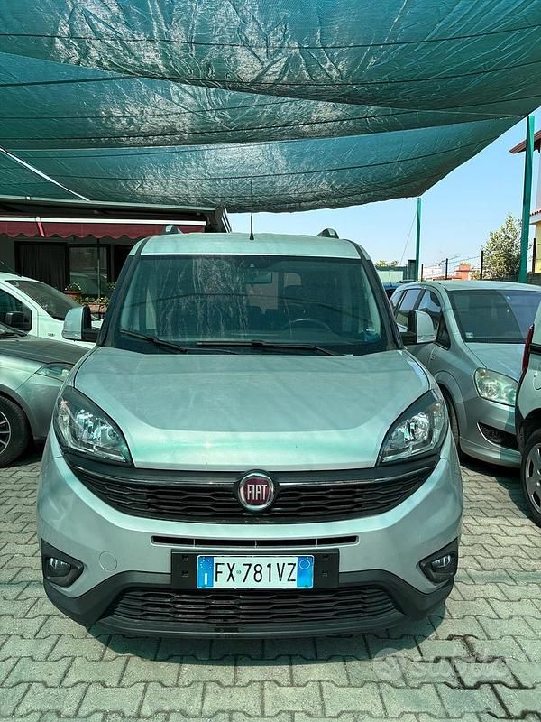 Grigio Usata 2019 Fiat Doblò Monovolume | 8600 € (Buon prezzo) - Immagine 1/4