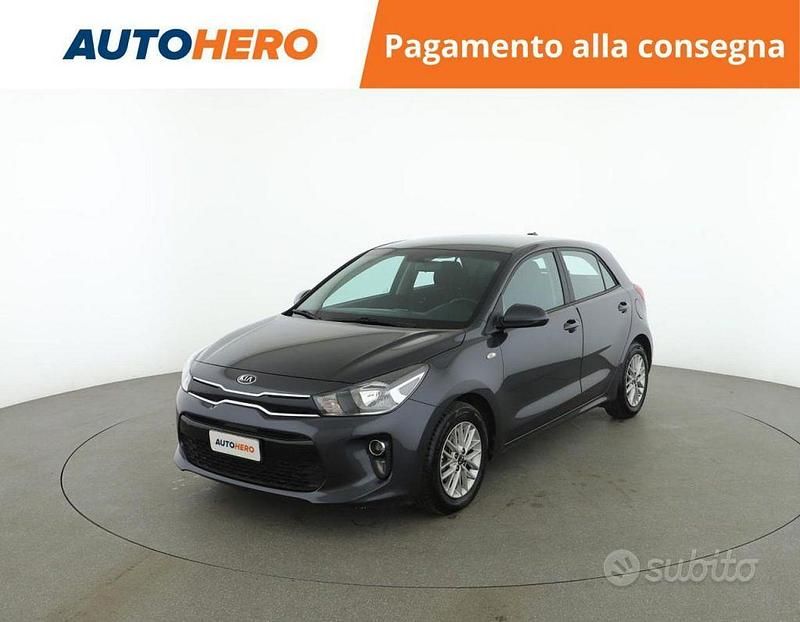 Usata Kia Rio 84 CV (61 kW) 2019 Grigio Berlina