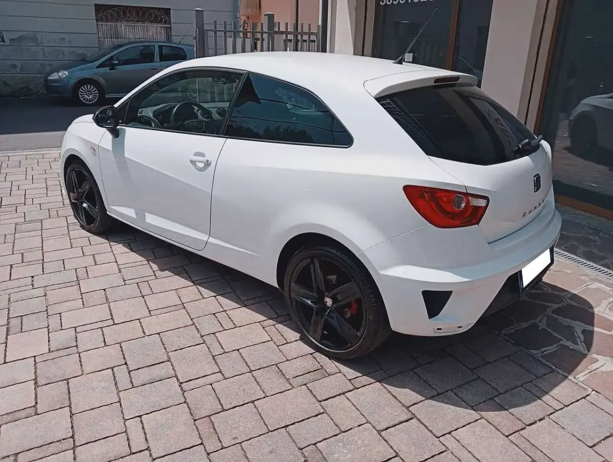 Usata Seat Ibiza SC CUPRA 179 CV (131 kW) 2010 Polar white Utilitaria