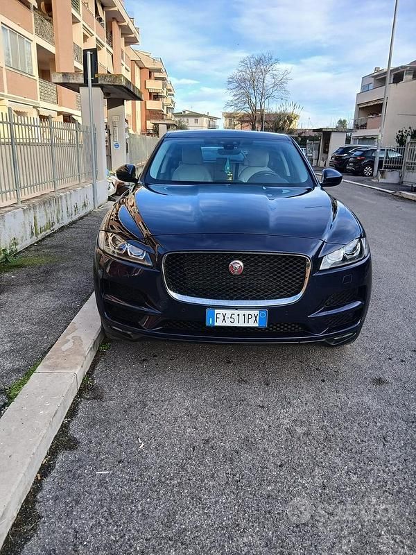 Usata Jaguar E-Pace 180 CV (132 kW) 2019 Blu SUV