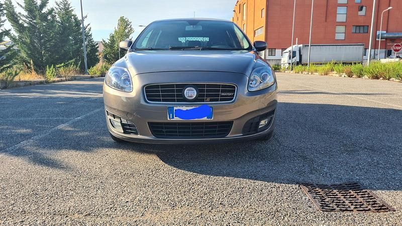 Usata Fiat Croma 150 CV (110 kW) 2008 Marrone Station wagon