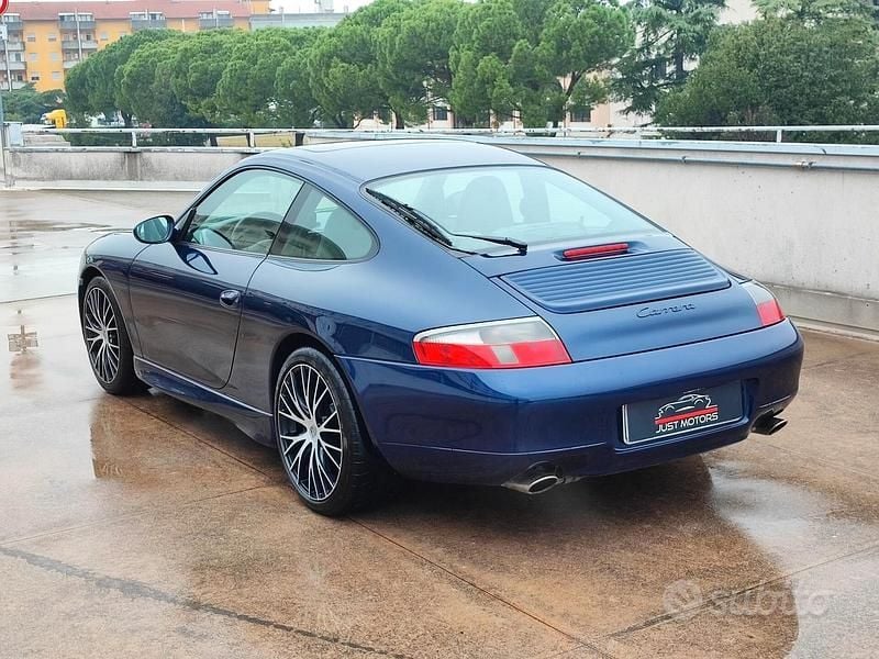 Usata Porsche 911 Carrera 301 CV (221 kW) 2001 Blu Coupé