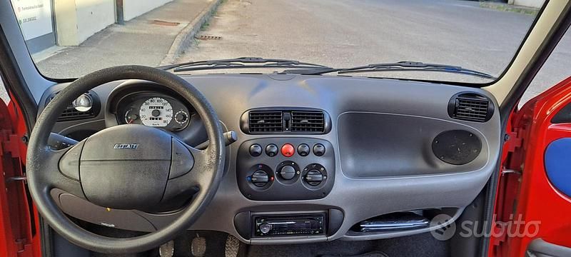 Usata Fiat Seicento Young 39 CV (28 kW) 2000 Rosso Utilitaria