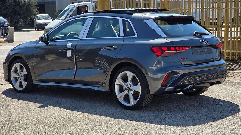 Usata Audi A3 S-Line 150 CV (110 kW) 2024 Grigio Berlina