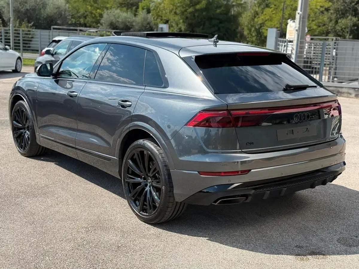 Nuova Audi Q8 S-Line 285 CV (209 kW) 2026 Grigio SUV