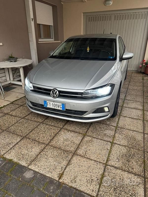 Usata VW Polo 82 CV (60 kW) 2019 Grigio Utilitaria