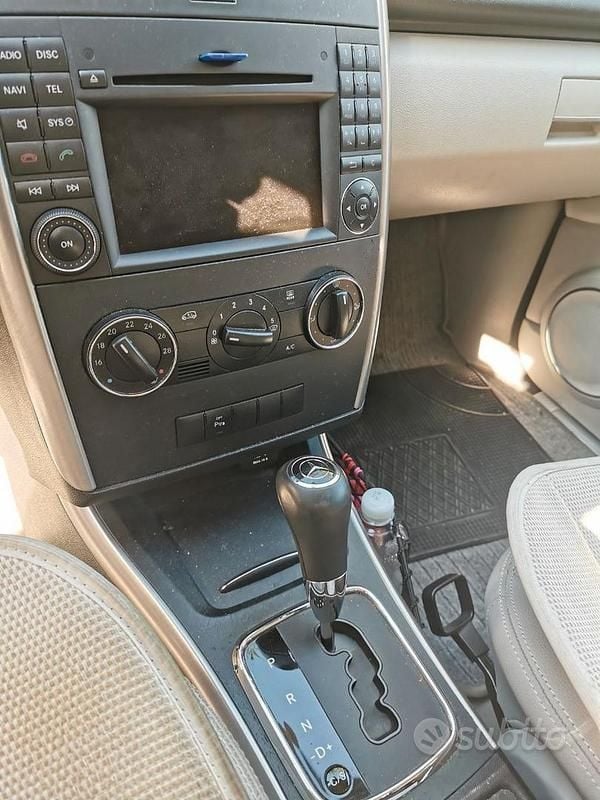 Usata Mercedes A200 Premium 140 CV (102 kW) 2010 Nero Monovolume