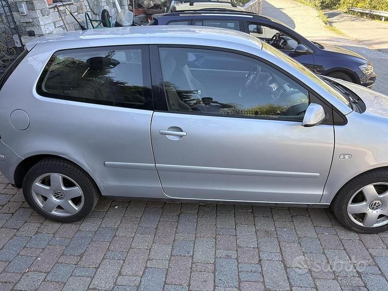 Usata VW Polo Highline 101 CV (74 kW) 2002 Grigio Berlina