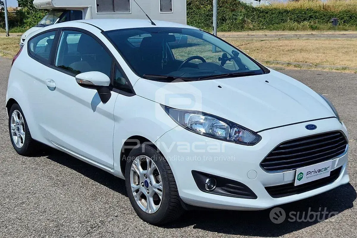 Usata Ford Fiesta Business Edition 60 CV (44 kW) 2014 Bianco Utilitaria